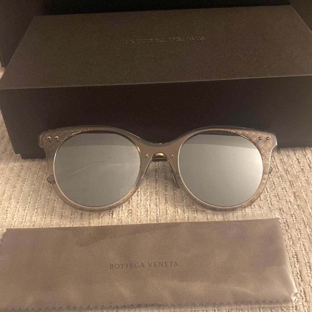 Borrega Venetta Sunglasses - Picture 4 of 4